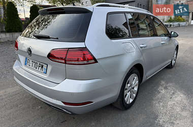 Универсал Volkswagen Golf 2019 в 