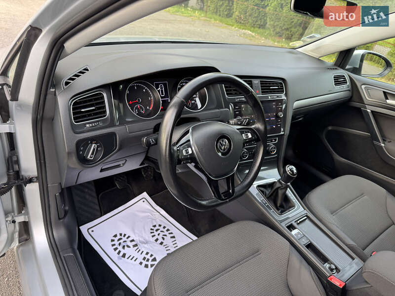 Універсал Volkswagen Golf 2019 в Хмельницькому