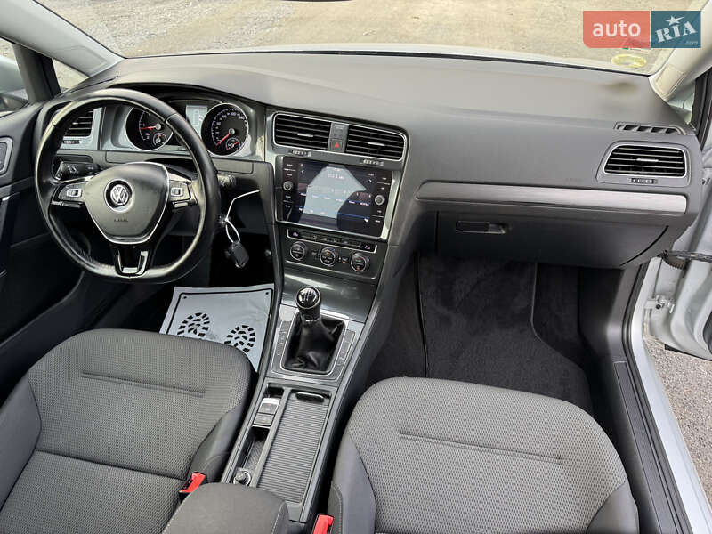 Універсал Volkswagen Golf 2019 в Хмельницькому