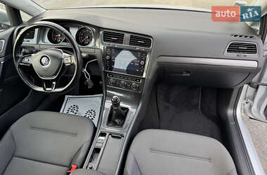 Универсал Volkswagen Golf 2019 в 
