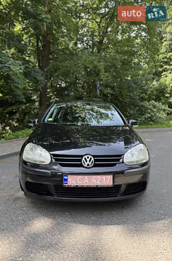 Хетчбек Volkswagen Golf 2004 в Львові