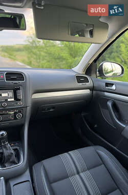 Универсал Volkswagen Golf 2013 в 
