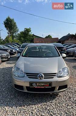 Хетчбек Volkswagen Golf 2006 в 
