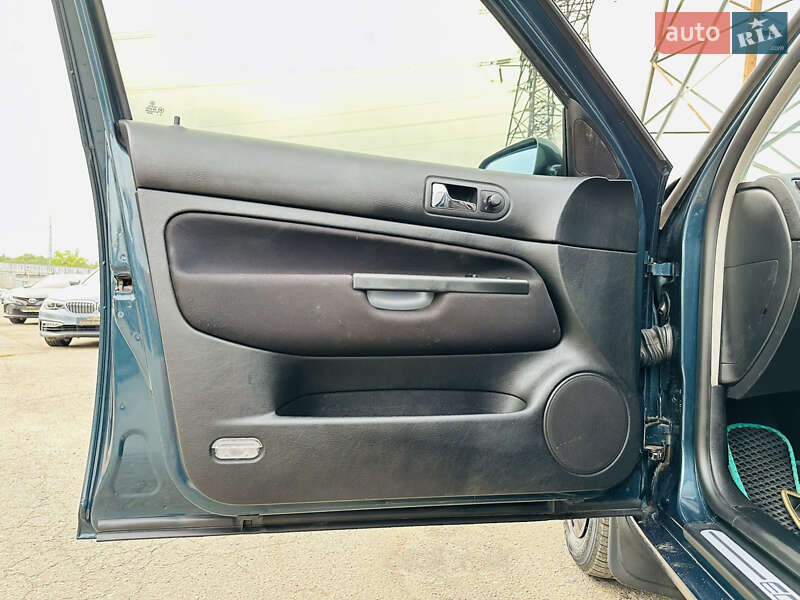 Хетчбек Volkswagen Golf 2000 в Харкові