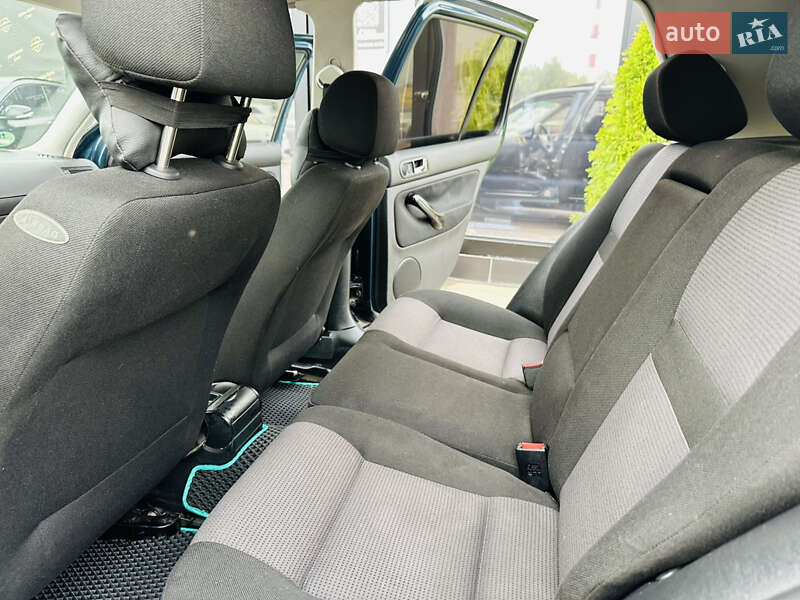 Хетчбек Volkswagen Golf 2000 в Харкові