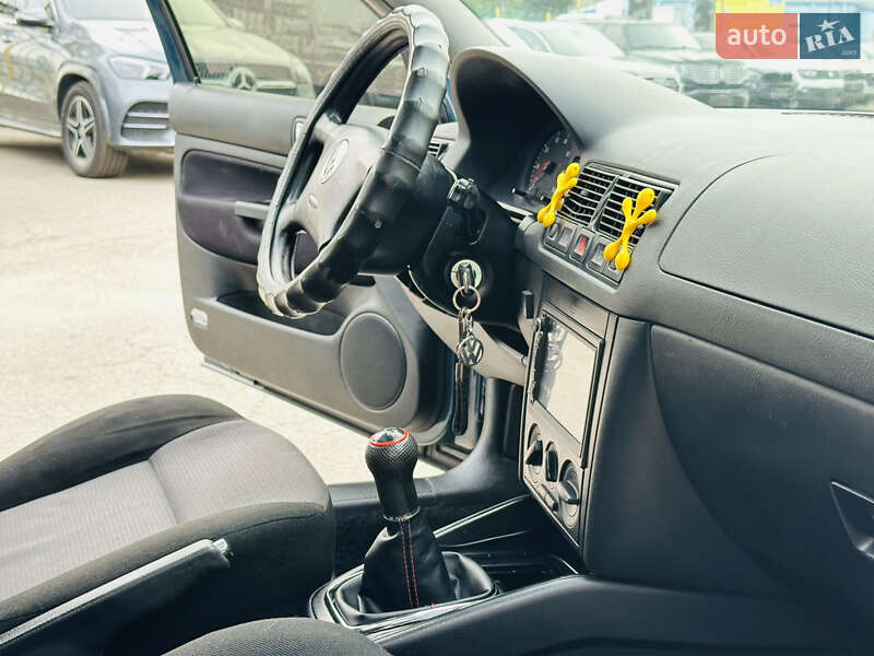 Хетчбек Volkswagen Golf 2000 в Харкові