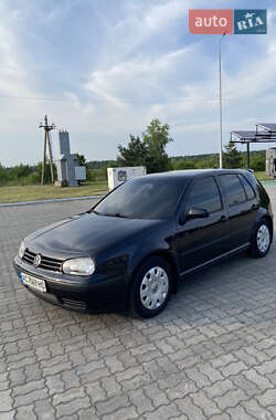 Хетчбек Volkswagen Golf 2000 в 
