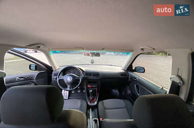 Хетчбек Volkswagen Golf 2000 в 