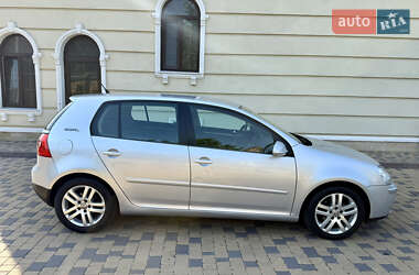 Хэтчбек Volkswagen Golf 2007 в 