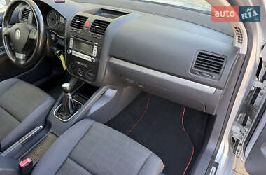 Хэтчбек Volkswagen Golf 2007 в 
