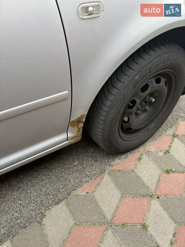 Хэтчбек Volkswagen Golf 2000 в Броварах