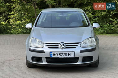 Хэтчбек Volkswagen Golf 2004 в 