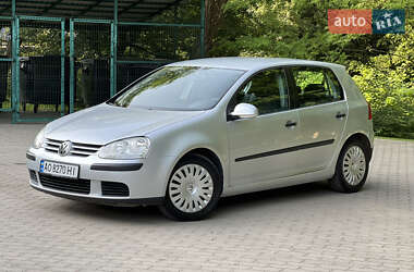 Хэтчбек Volkswagen Golf 2004 в 