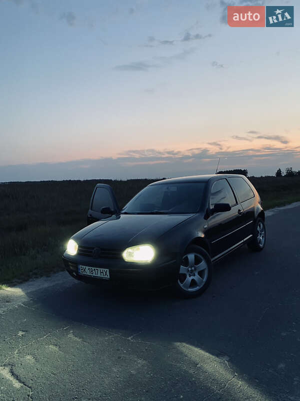 Volkswagen Golf 2000