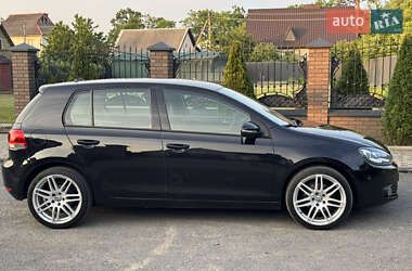 Хетчбек Volkswagen Golf 2012 в 