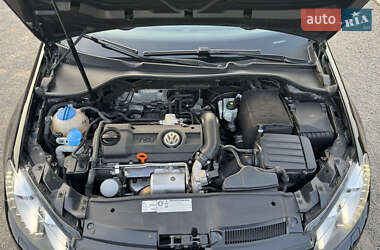 Хетчбек Volkswagen Golf 2012 в 