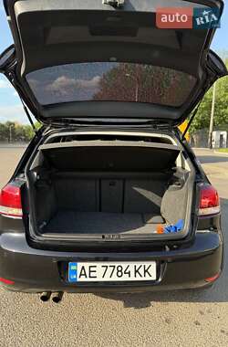 Хетчбек Volkswagen Golf 2010 в 
