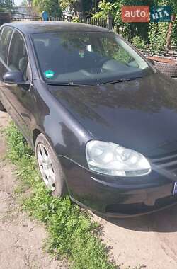 Хэтчбек Volkswagen Golf 2005 в 