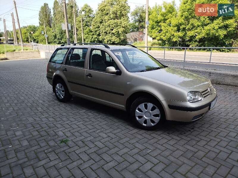 Универсал Volkswagen Golf 2001 в 