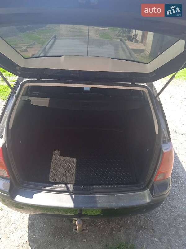 Універсал Volkswagen Golf 2001 в Тернополі