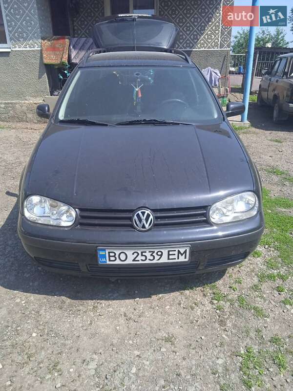 Універсал Volkswagen Golf 2001 в Тернополі
