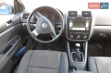 Хэтчбек Volkswagen Golf 2007 в 