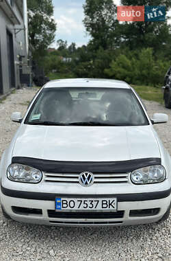 Хэтчбек Volkswagen Golf 1998 в 