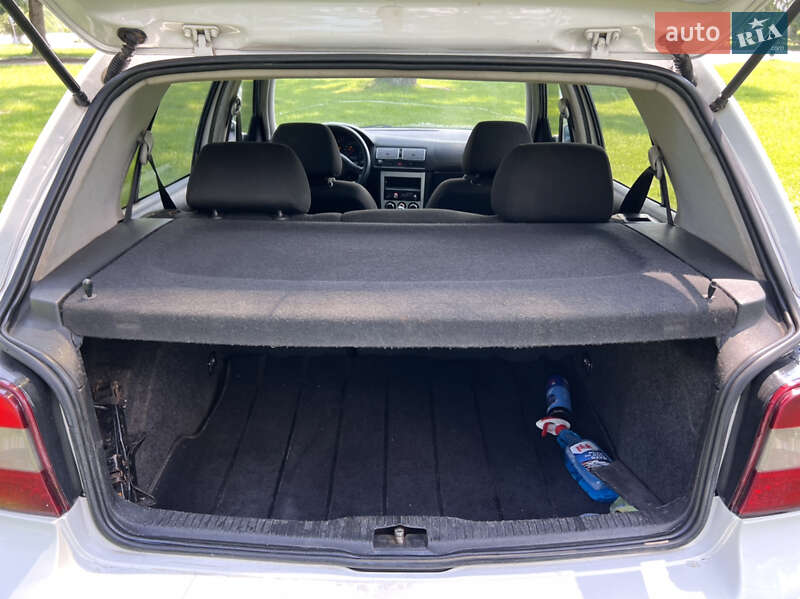 Хэтчбек Volkswagen Golf 2000 в Хмельницком