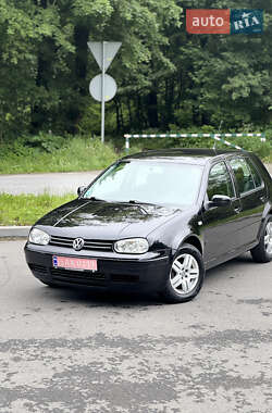 Хэтчбек Volkswagen Golf 2002 в 