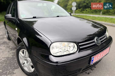 Хэтчбек Volkswagen Golf 2002 в 