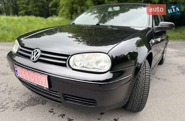 Хэтчбек Volkswagen Golf 2002 в 
