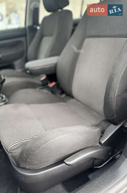 Хэтчбек Volkswagen Golf 2002 в 