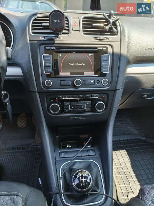 Универсал Volkswagen Golf 2011 в Нетешине