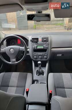 Хетчбек Volkswagen Golf 2008 в 