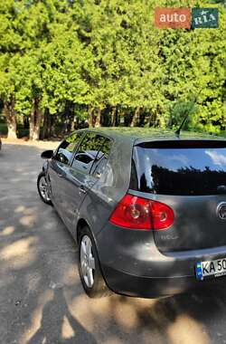 Хетчбек Volkswagen Golf 2008 в 