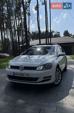 Универсал Volkswagen Golf 2015 в Житомире