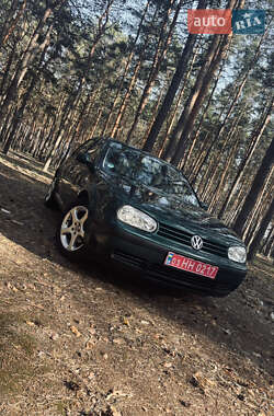 Хетчбек Volkswagen Golf 2002 в 