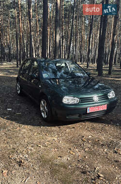 Хетчбек Volkswagen Golf 2002 в 