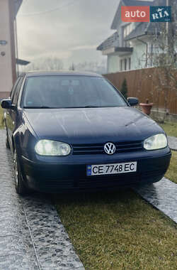 Хэтчбек Volkswagen Golf 2001 в Черновцах