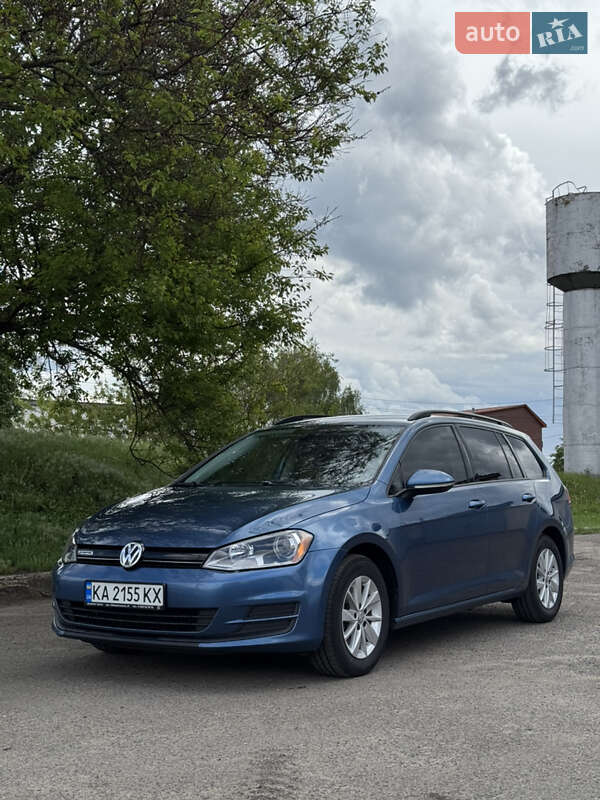 Універсал Volkswagen Golf 2015 в 