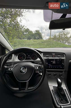 Універсал Volkswagen Golf 2015 в 