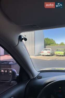 Хэтчбек Volkswagen Golf 2003 в 