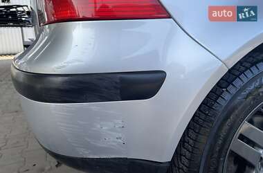 Хэтчбек Volkswagen Golf 2003 в 