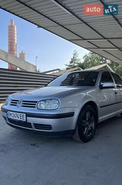 Хэтчбек Volkswagen Golf 2003 в Сумах