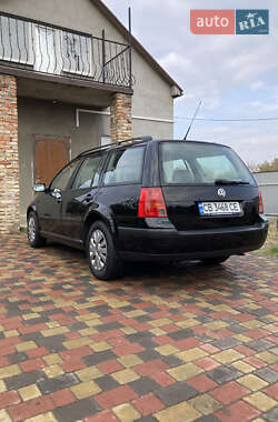 Универсал Volkswagen Golf 2004 в 