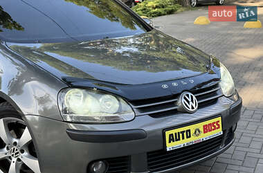 Хэтчбек Volkswagen Golf 2005 в 