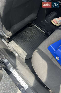 Хетчбек Volkswagen Golf 2003 в 