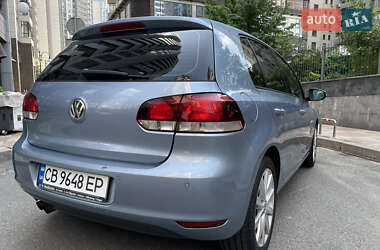Хэтчбек Volkswagen Golf 2009 в 