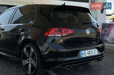 Хэтчбек Volkswagen Golf 2015 в 