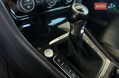 Хэтчбек Volkswagen Golf 2015 в 